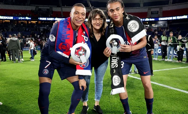 em trai mbappe